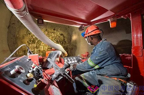 政府部门收走造成 佩特拉裸钻毛胚销售量降低