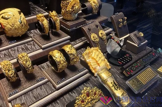 内地和中国香港珠宝销售均大幅增涨