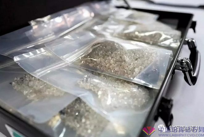 德比尔斯将降低毛胚石供货