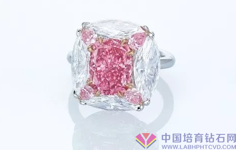 &ldquo;口香糖&rdquo;粉钻卖出，单卡拉价钱近220万美金，设计师竟然慕莎依芙