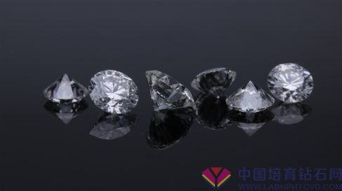 Lab-Grown-Diamonds-vs-Real-Diamonds-487x273