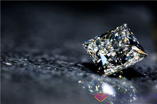 科技新品16.42克拉培育钻石闪耀进博会